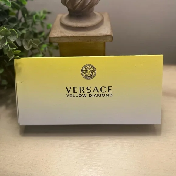 Versace Yellow Diamond Bath & Body Set - Picture 2 of 9